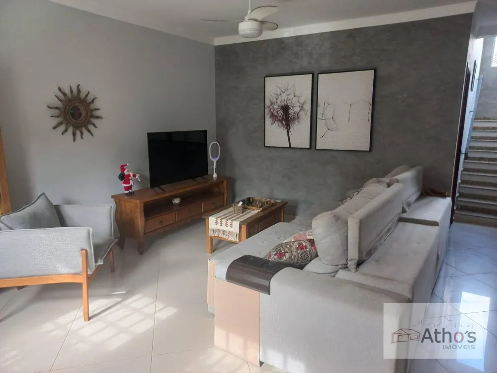 Casa, 3 quartos, 201 m² - Foto 2