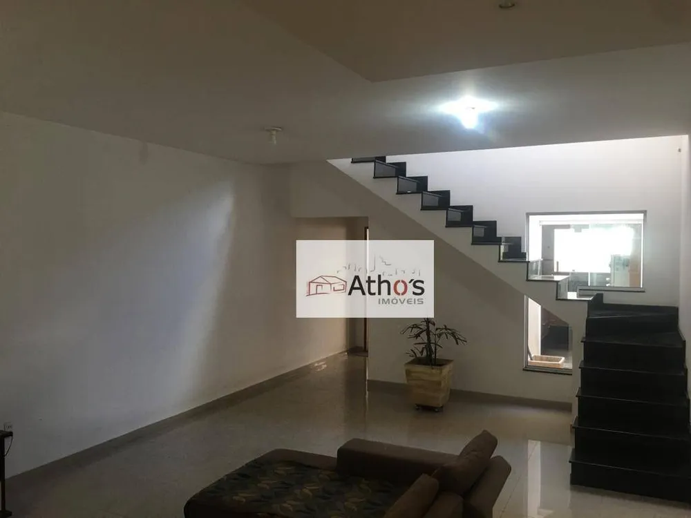 Casa, 3 quartos, 178 m² - Foto 1