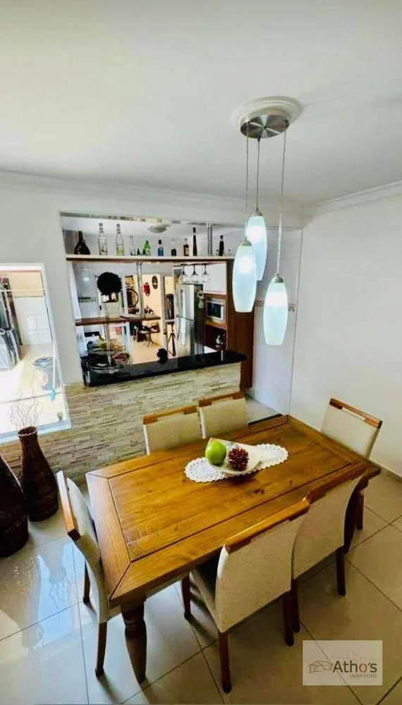 Sobrado, 3 quartos, 198 m² - Foto 1