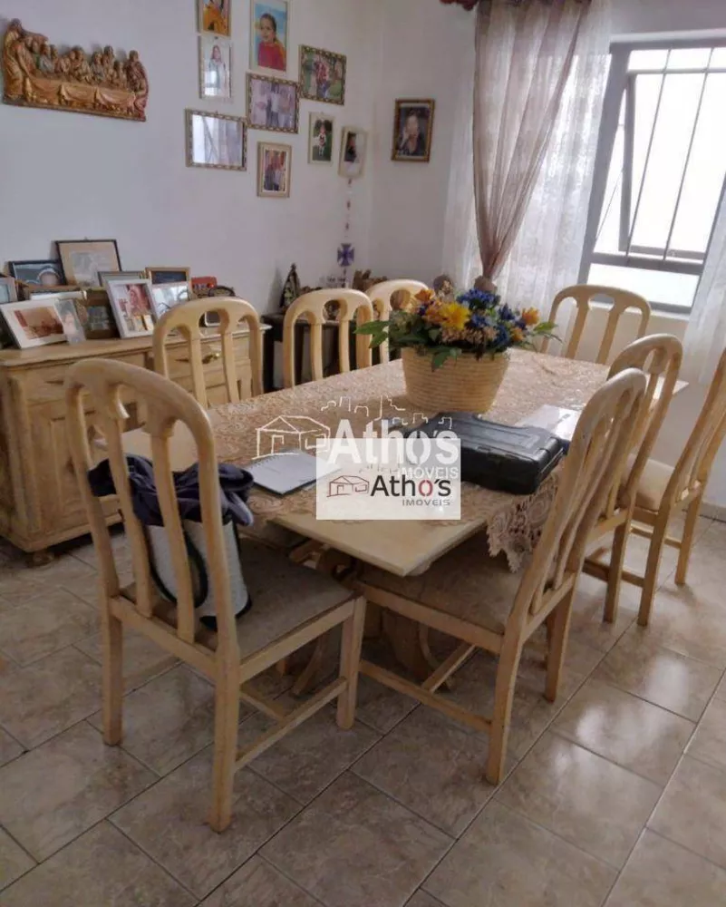 Casa, 3 quartos, 219 m² - Foto 1
