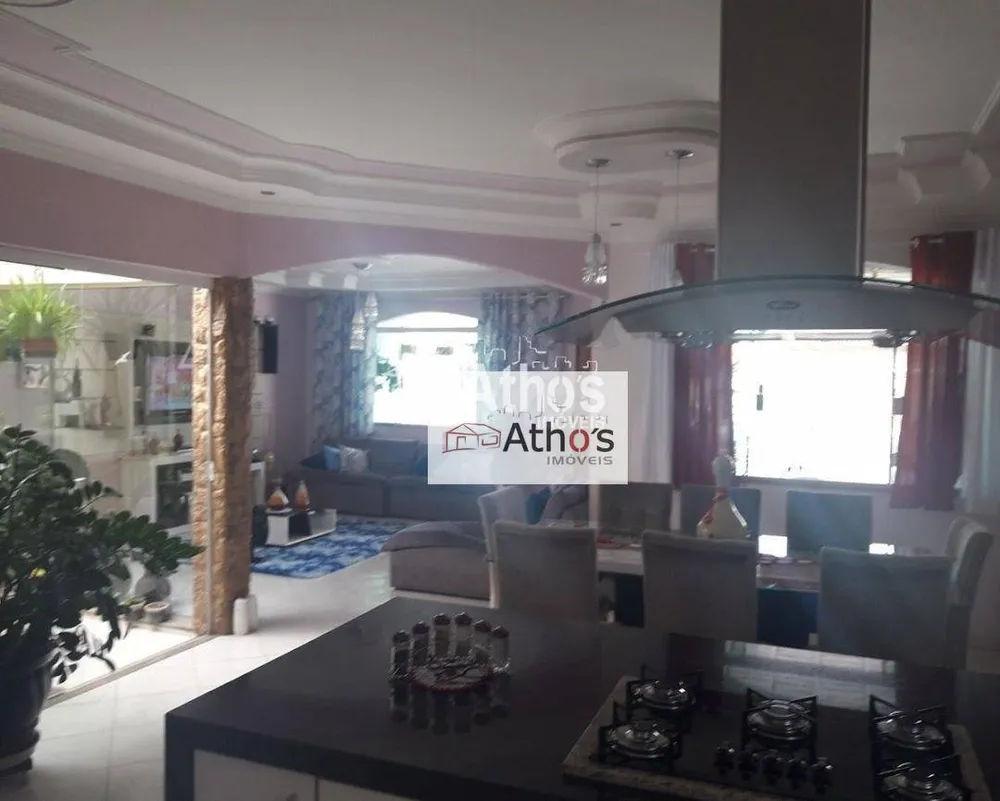 Casa, 3 quartos, 215 m² - Foto 9
