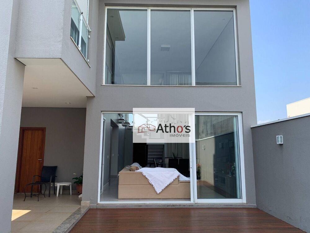 Sobrado, 3 quartos, 194 m² - Foto 3