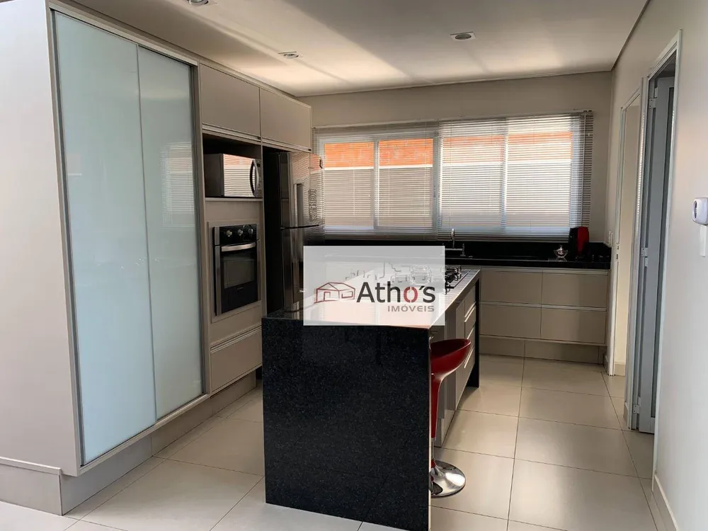Sobrado, 3 quartos, 194 m² - Foto 2