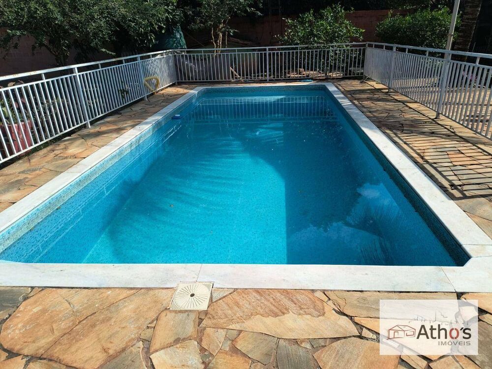 Chácara, 3 quartos, 1015 m² - Foto 1