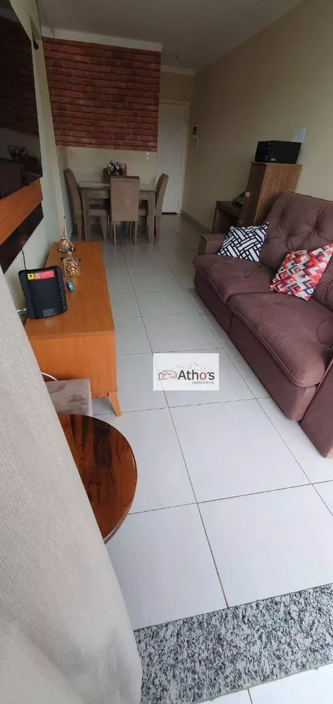 Apartamento à venda com 2 quartos, 64m² - Foto 3