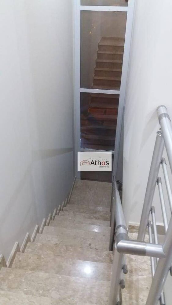 Sobrado à venda com 3 quartos, 160m² - Foto 2
