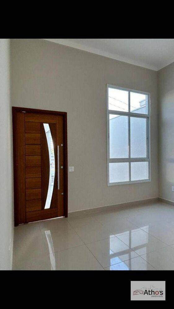 Casa à venda com 3 quartos, 92m² - Foto 1