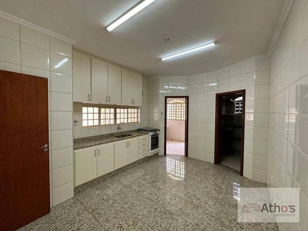 Chácara, 3 quartos, 1022 m² - Foto 4