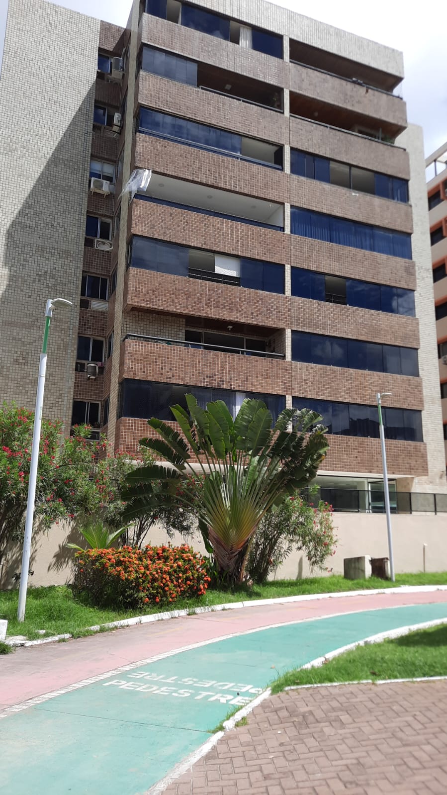 Apartamento à venda com 3 quartos, 131m² - Foto 1