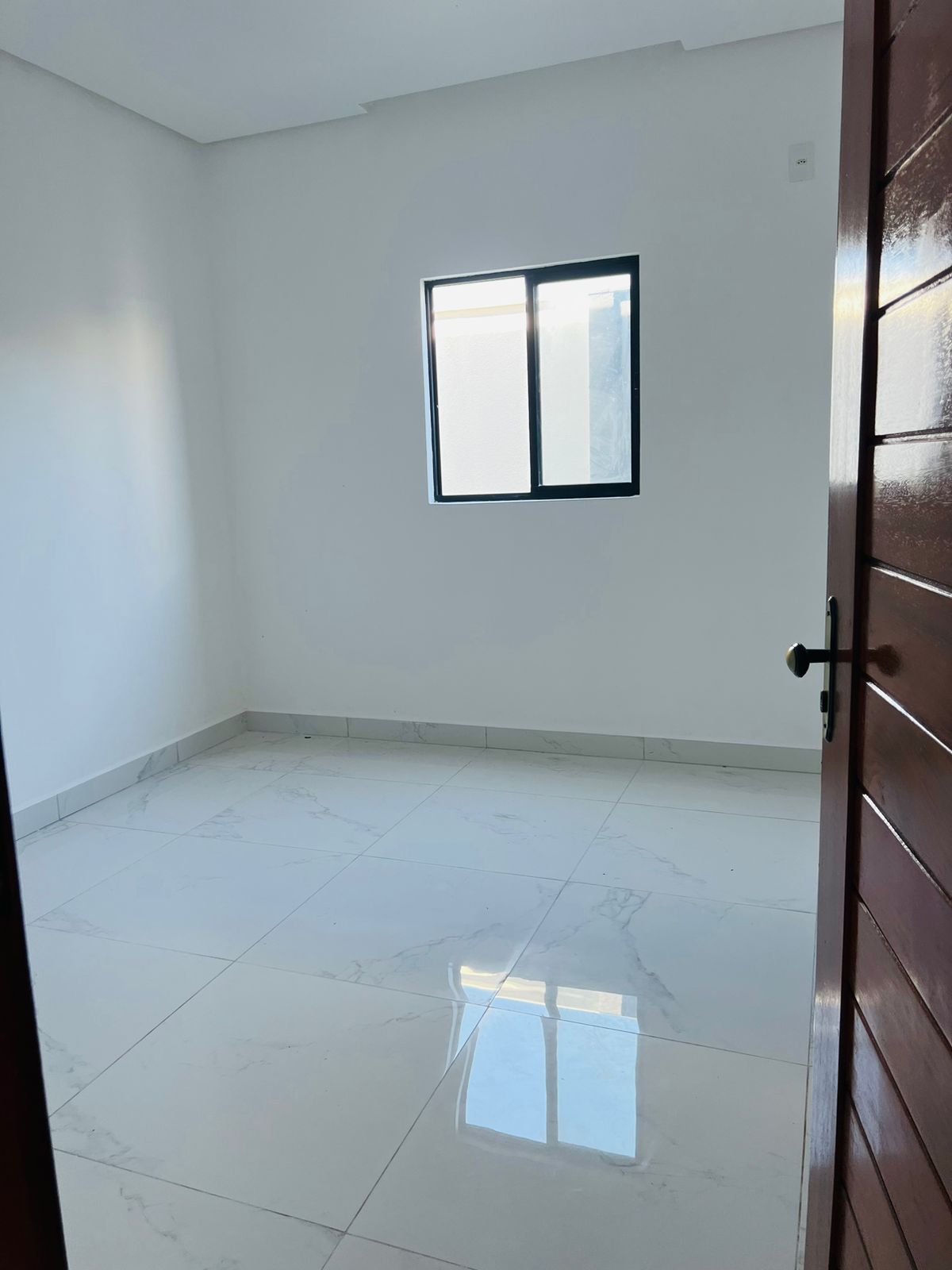 Casa à venda com 3 quartos, 240m² - Foto 2