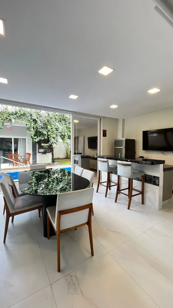 Casa, 3 quartos, 245 m² - Foto 2