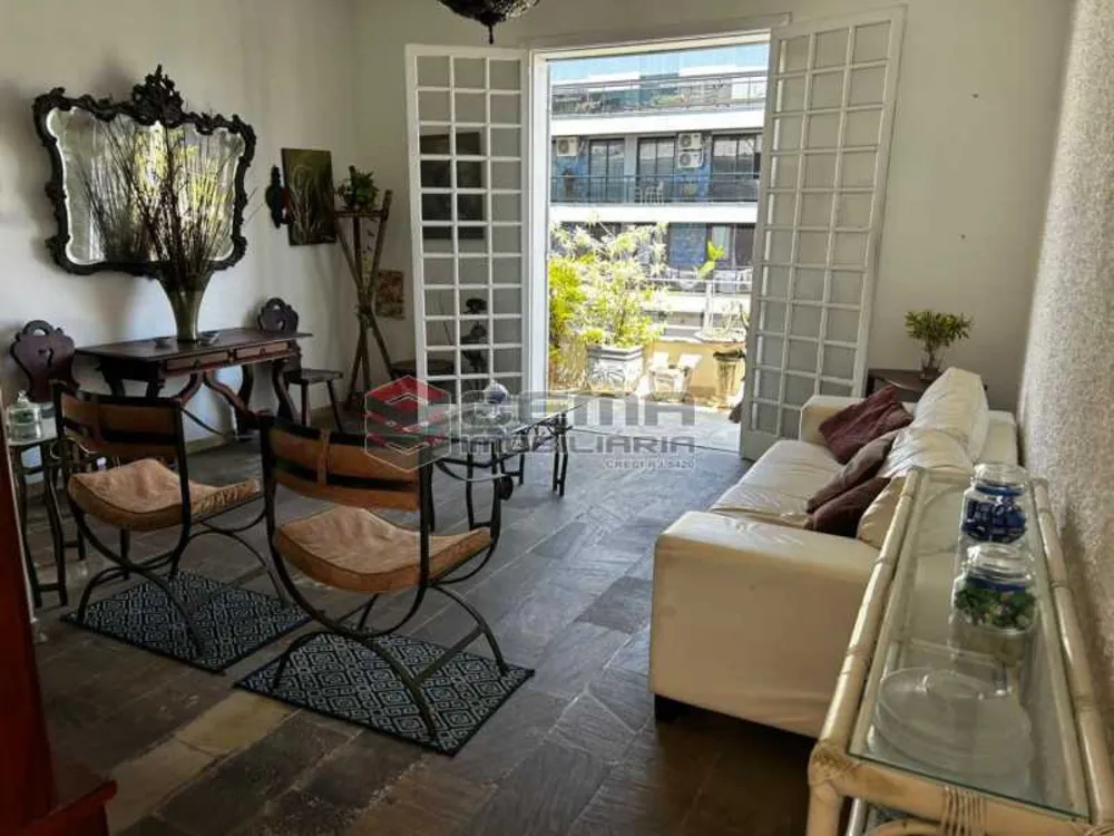 Cobertura, 3 quartos, 210 m² - Foto 2