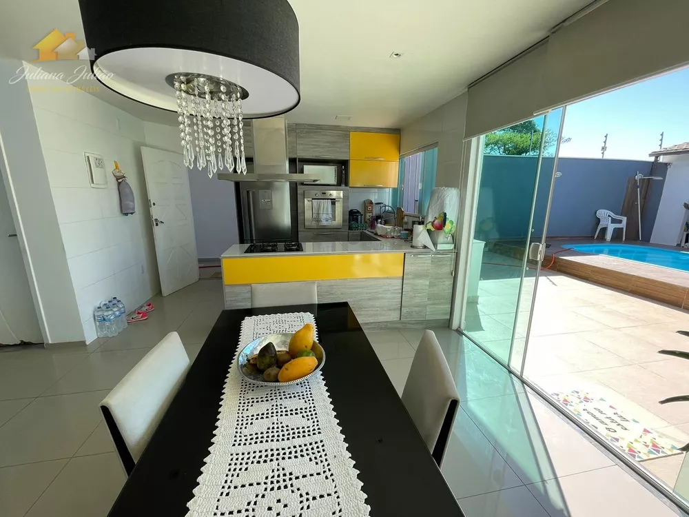 Casa, 3 quartos, 200 m² - Foto 1
