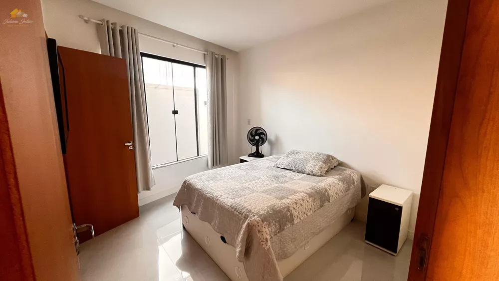 Casa, 4 quartos, 240 m² - Foto 2