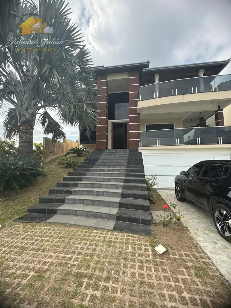 Casa, 5 quartos, 251 m² - Foto 1