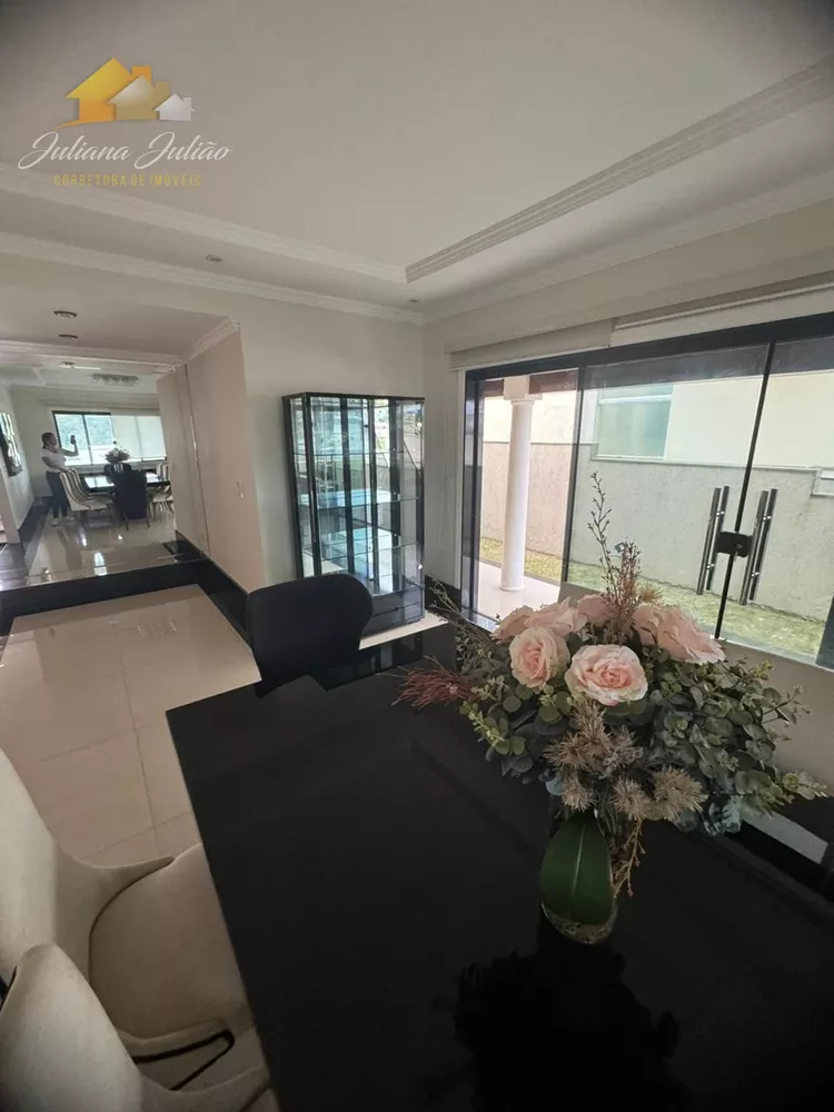 Casa, 5 quartos, 251 m² - Foto 2
