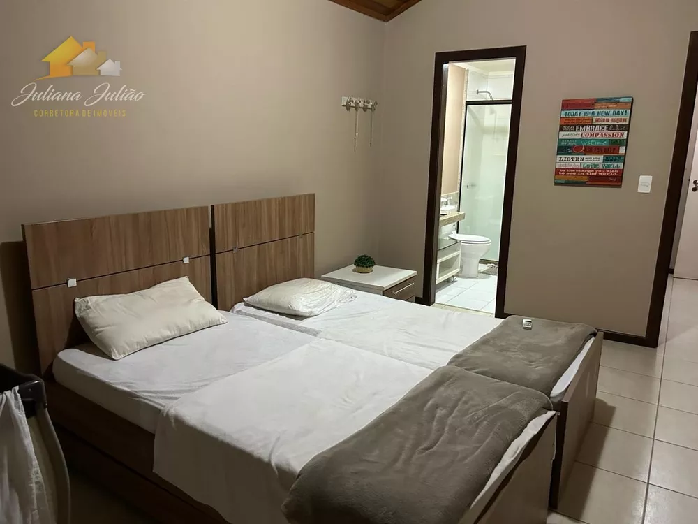 Casa, 4 quartos, 900 m² - Foto 1