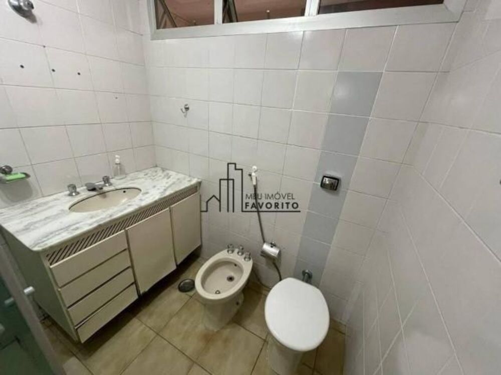 Apartamento para alugar com 3 quartos, 161m² - Foto 2