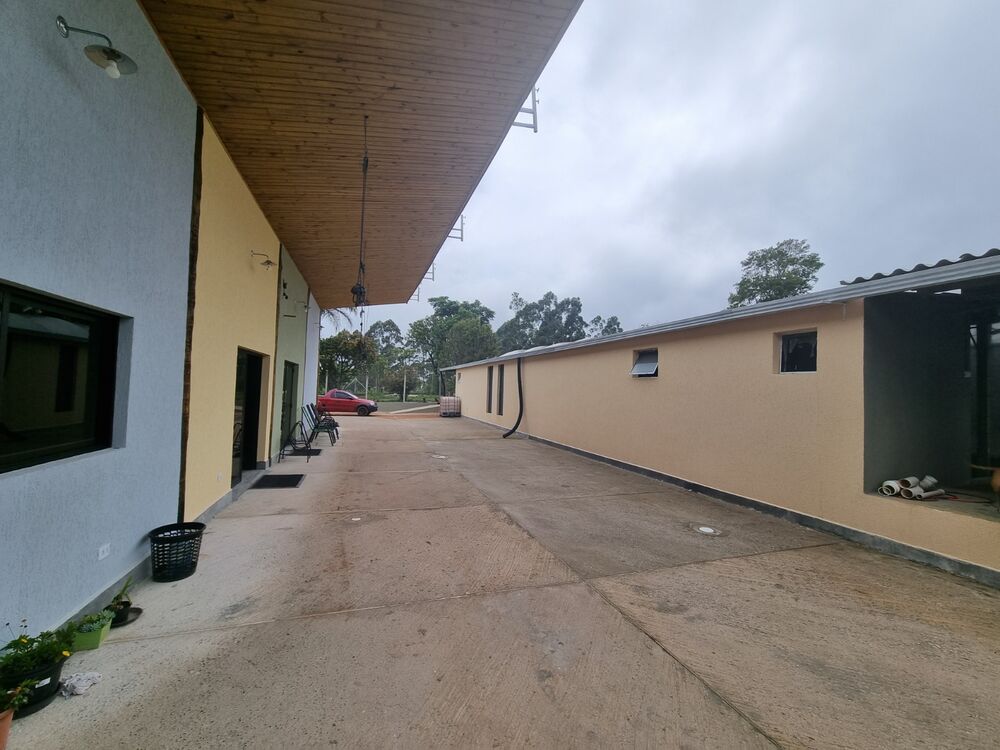 Chácara, 3 quartos, 2500 m² - Foto 1
