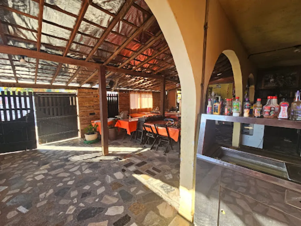 Casa, 6 quartos, 225 m² - Foto 3