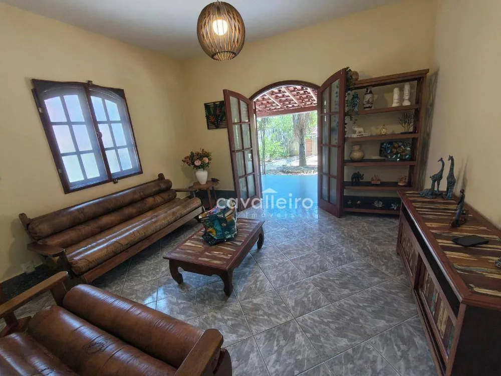 Sítio, 6 quartos, 1000 m² - Foto 11