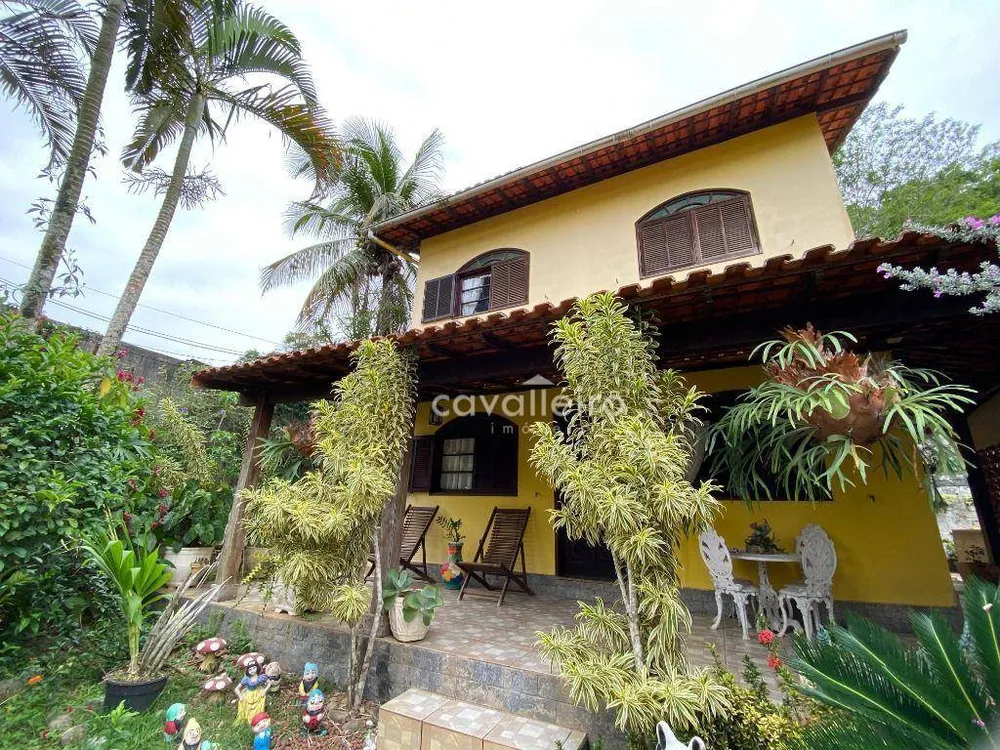 Casa, 5 quartos, 208 m² - Foto 1