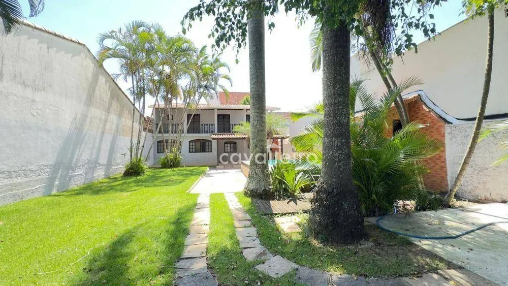 Casa, 4 quartos, 200 m² - Foto 1