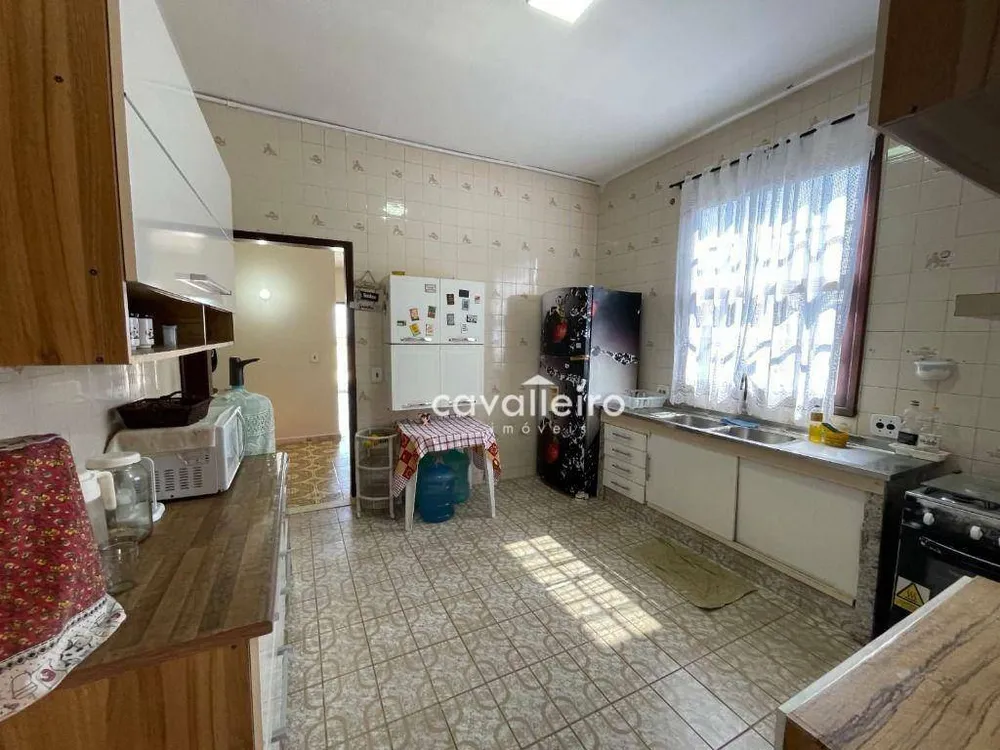 Casa, 4 quartos, 270 m² - Foto 41