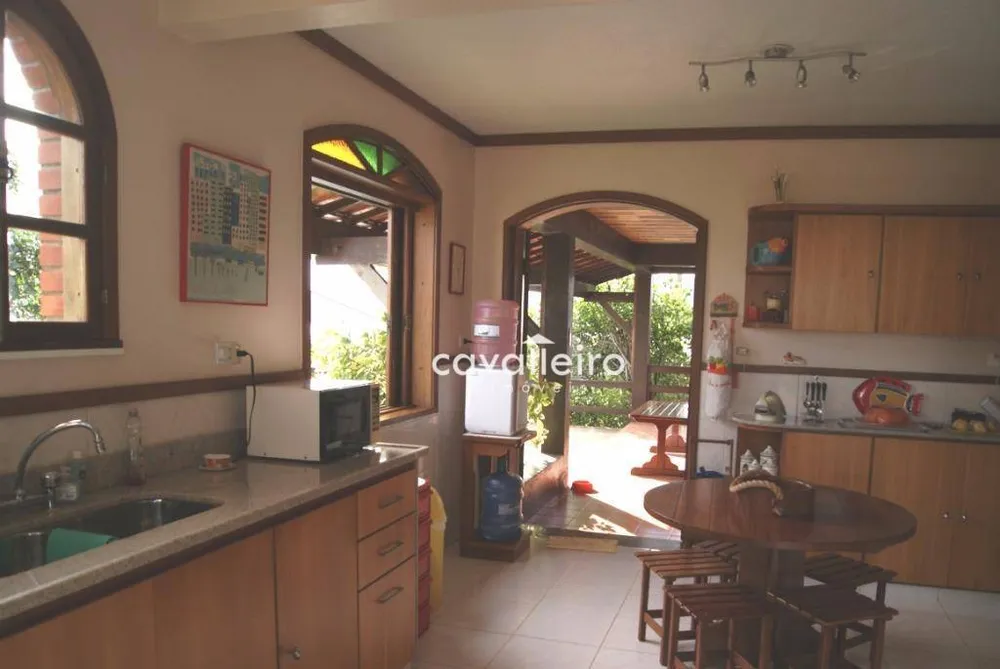 Casa, 4 quartos, 200 m² - Foto 8