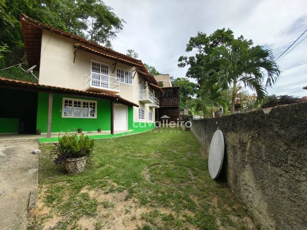 Casa, 3 quartos, 256 m² - Foto 1