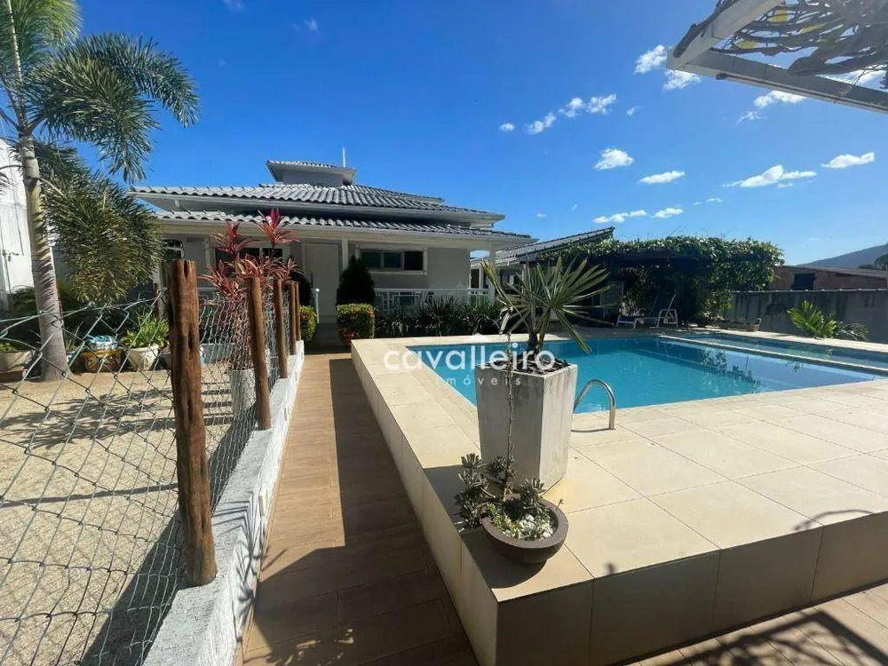 Casa, 4 quartos, 190 m² - Foto 1