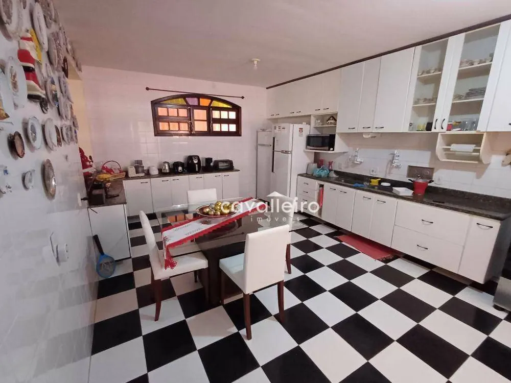 Casa, 4 quartos, 330 m² - Foto 11