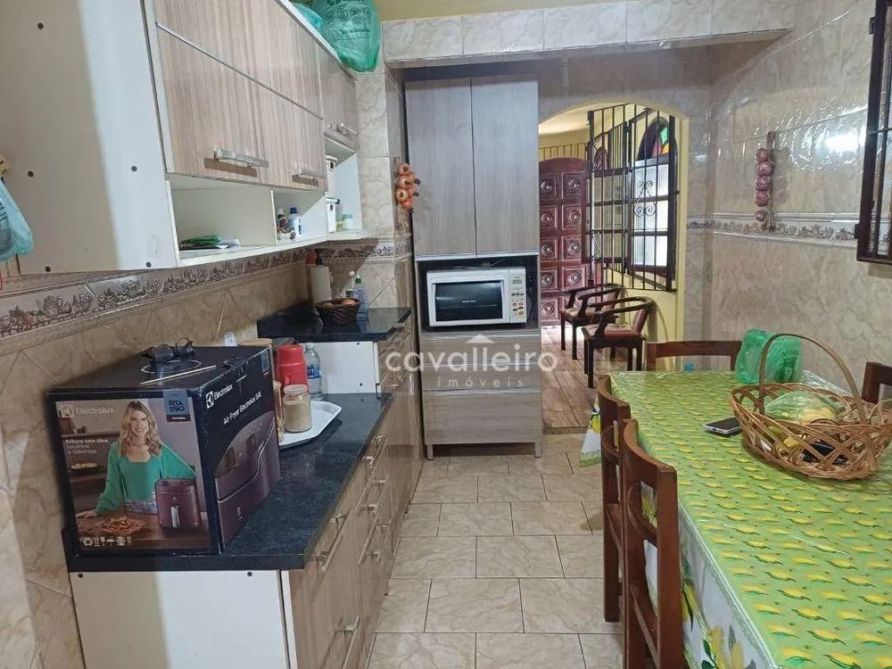 Casa, 3 quartos, 183 m² - Foto 2
