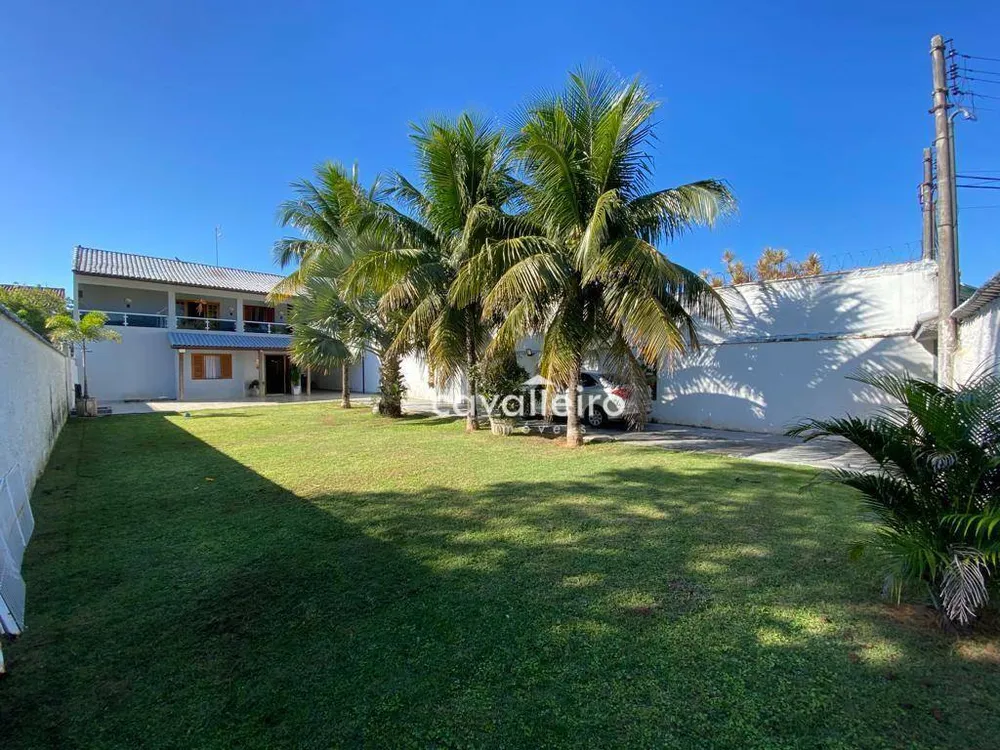 Casa, 3 quartos, 217 m² - Foto 1