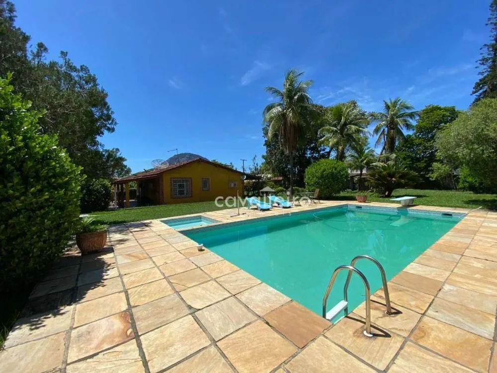 Casa, 3 quartos, 241 m² - Foto 1
