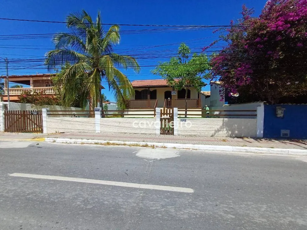 Casa, 4 quartos, 215 m² - Foto 1