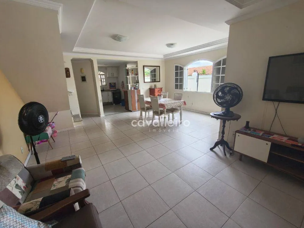 Casa, 4 quartos, 217 m² - Foto 1