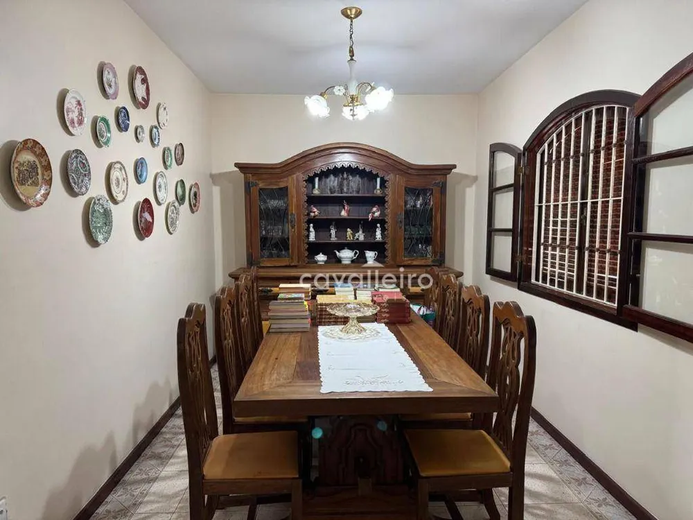 Casa, 4 quartos, 222 m² - Foto 2