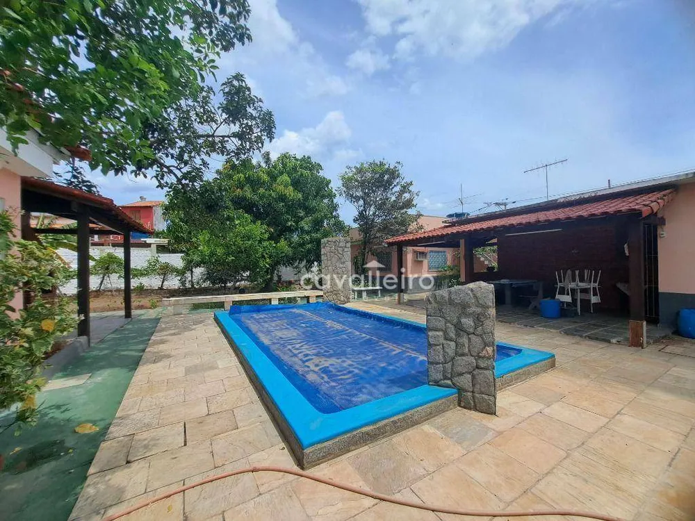 Casa, 7 quartos, 235 m² - Foto 1