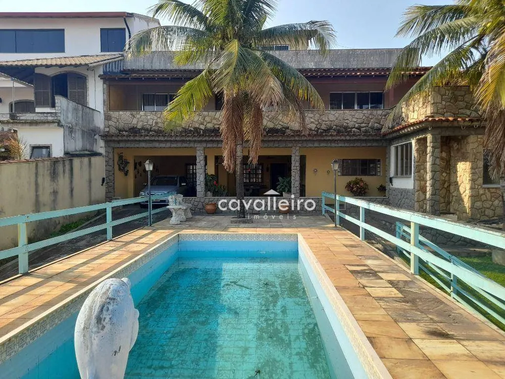 Casa, 5 quartos, 262 m² - Foto 1