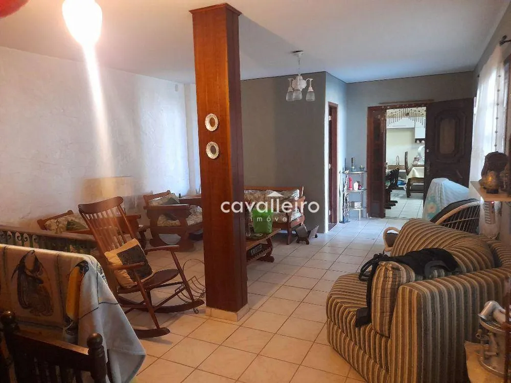 Casa, 5 quartos, 262 m² - Foto 9