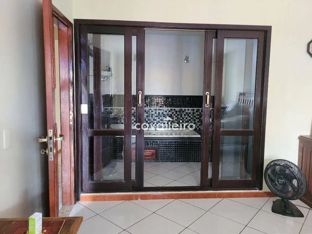 Casa, 6 quartos, 268 m² - Foto 3