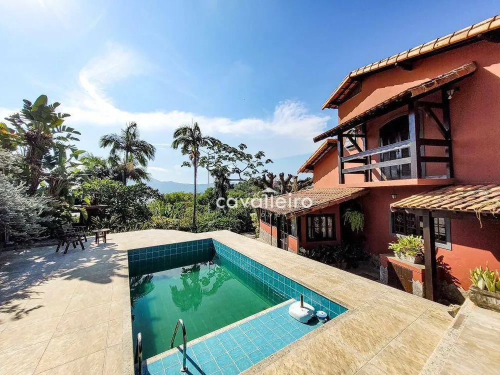 Casa, 6 quartos, 299 m² - Foto 1