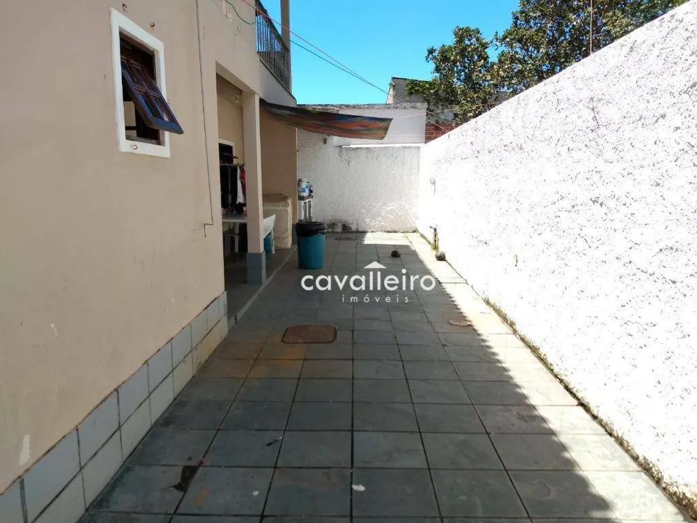 Casa, 5 quartos, 239 m² - Foto 1