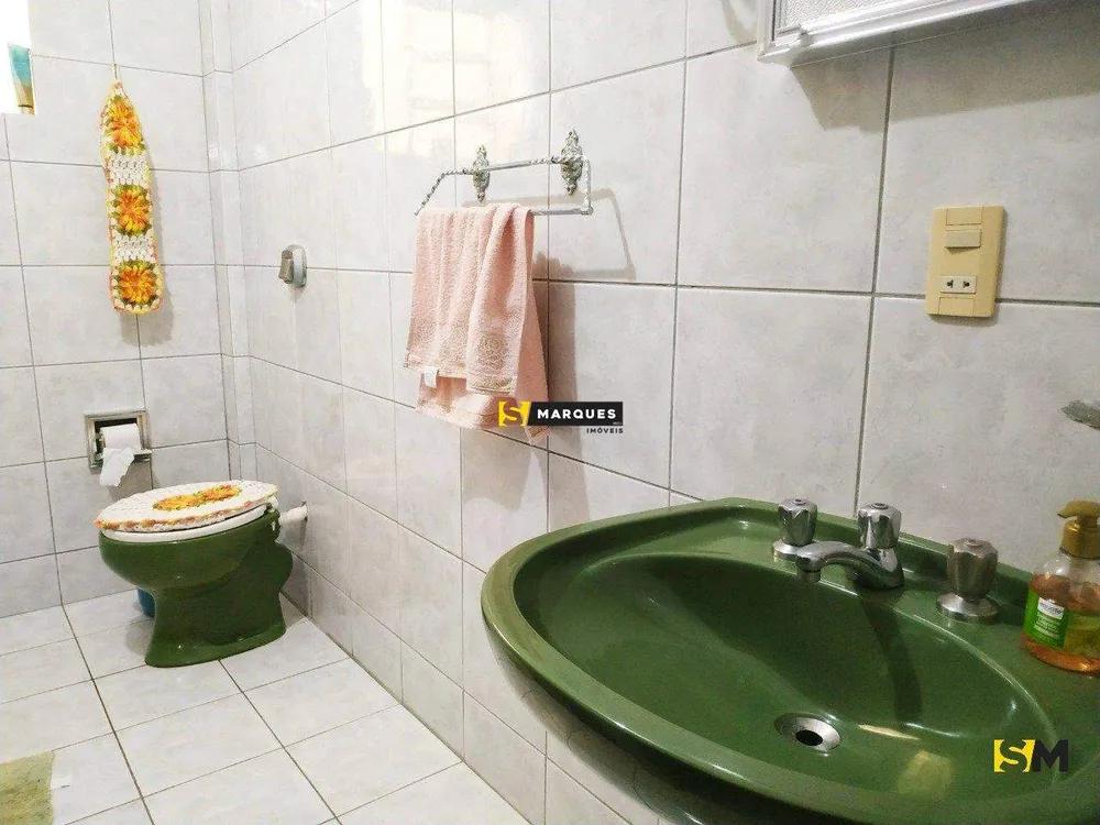 Casa, 4 quartos, 225 m² - Foto 1