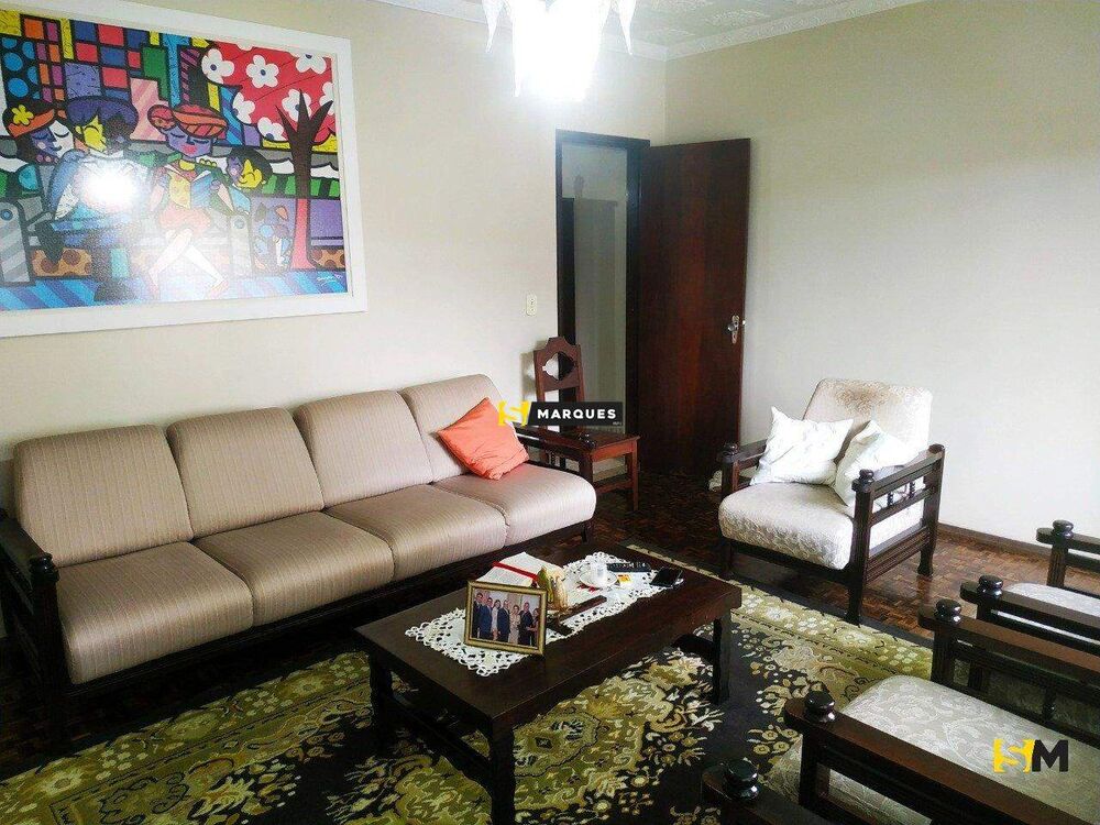 Casa à venda com 4 quartos, 225m² - Foto 3