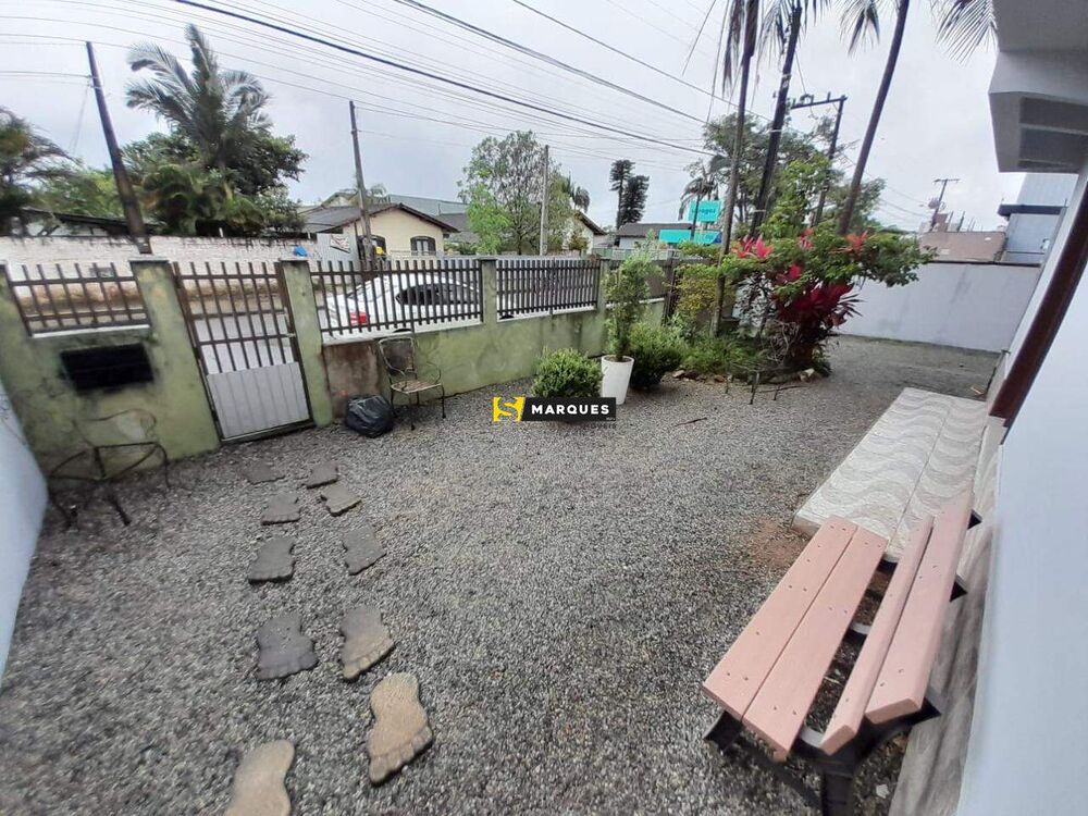 Sobrado à venda com 2 quartos, 182m² - Foto 1