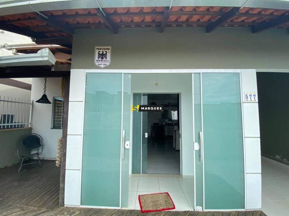 Casa à venda com 2 quartos, 63m² - Foto 2