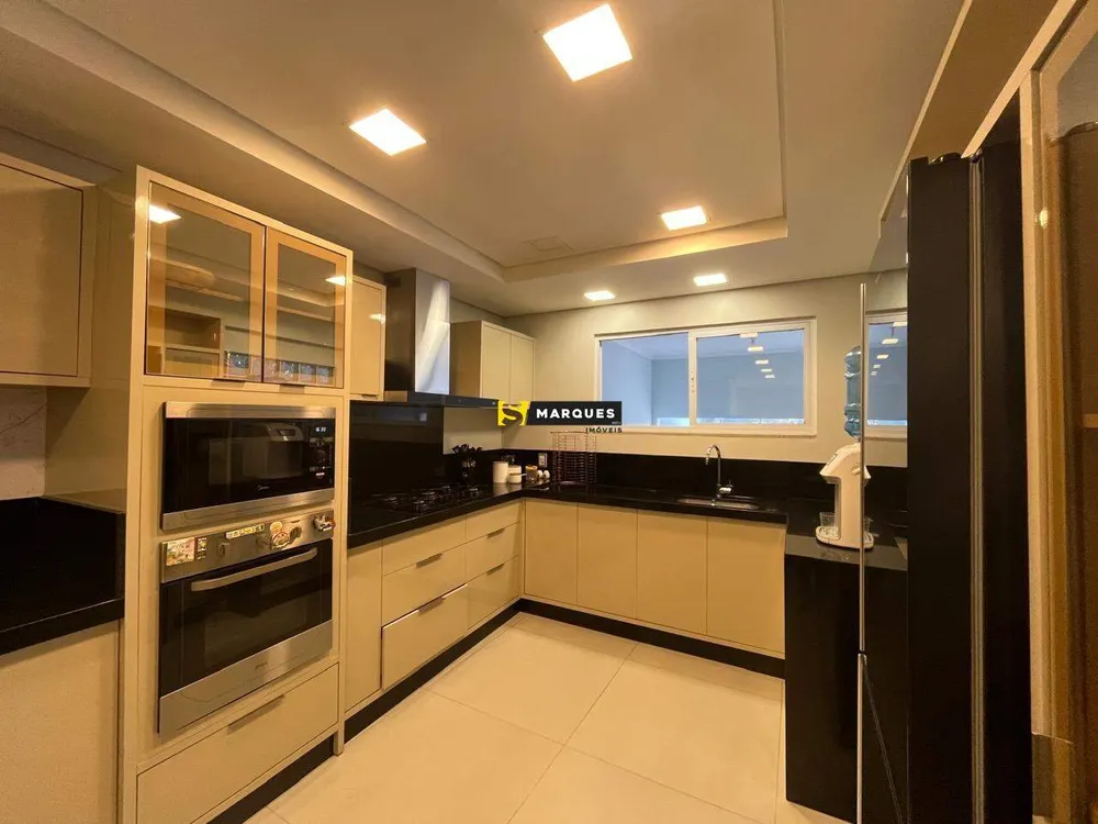 Casa, 3 quartos, 210 m² - Foto 9