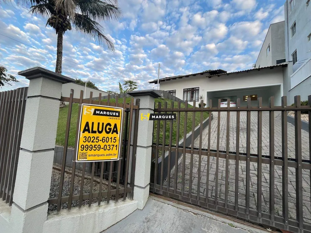 Casa, 3 quartos, 210 m² - Foto 1